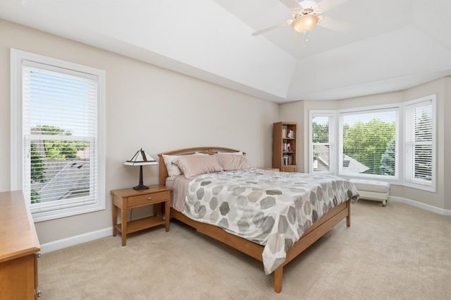 10051 Gristmill Ridge, Eden Prairie, MN 55347