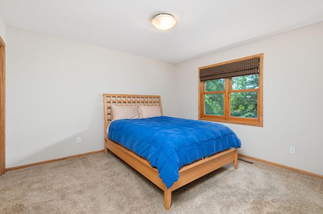 10051 Gristmill Ridge, Eden Prairie, MN 55347