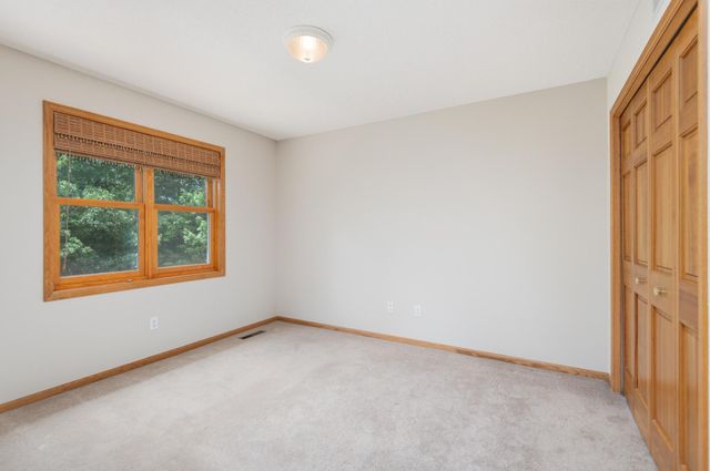 10051 Gristmill Ridge, Eden Prairie, MN 55347