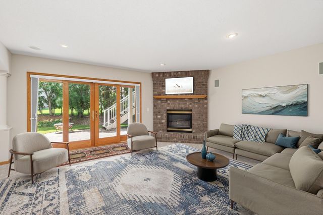 10051 Gristmill Ridge, Eden Prairie, MN 55347
