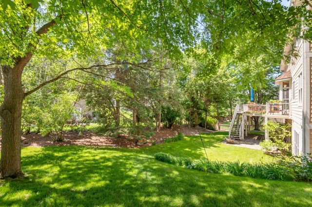 10051 Gristmill Ridge, Eden Prairie, MN 55347