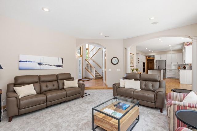 10051 Gristmill Ridge, Eden Prairie, MN 55347