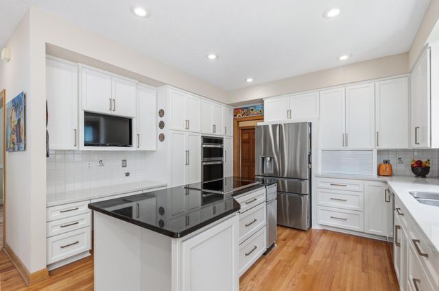 10051 Gristmill Ridge, Eden Prairie, MN 55347