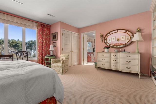 17 Fairgreen Place 17, Brookline, MA 02467