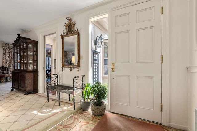 17 Fairgreen Place 17, Brookline, MA 02467