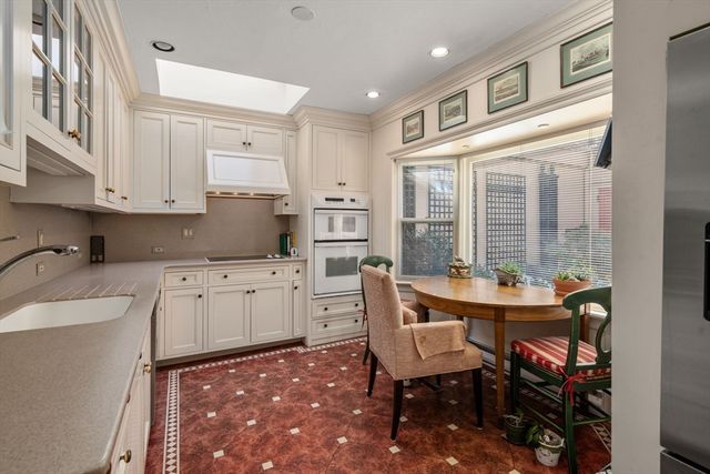 17 Fairgreen Place 17, Brookline, MA 02467