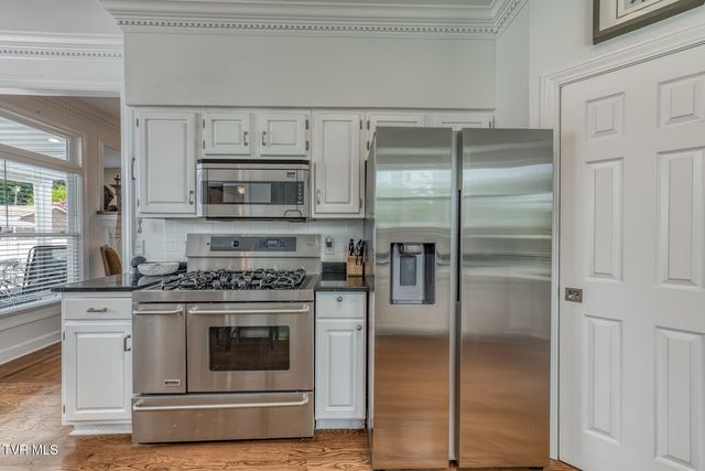 106 Woodbriar Drive, Johnson City, TN 37604