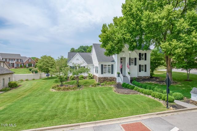 106 Woodbriar Drive, Johnson City, TN 37604