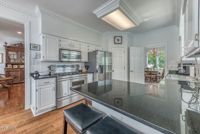 106 Woodbriar Drive, Johnson City, TN 37604
