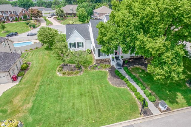 106 Woodbriar Drive, Johnson City, TN 37604