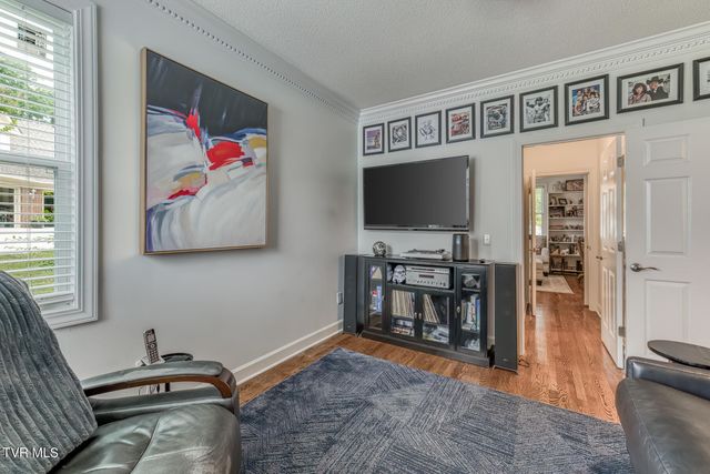 106 Woodbriar Drive, Johnson City, TN 37604