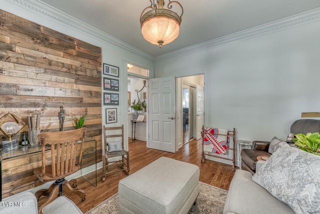 106 Woodbriar Drive, Johnson City, TN 37604