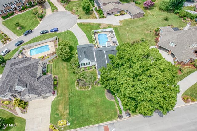 106 Woodbriar Drive, Johnson City, TN 37604