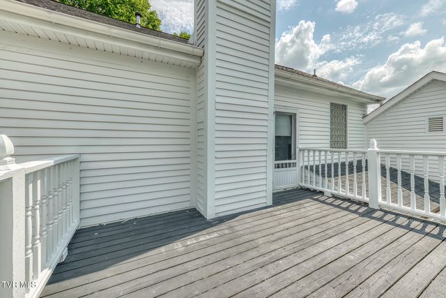 106 Woodbriar Drive, Johnson City, TN 37604