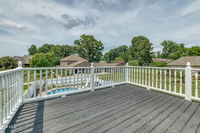 106 Woodbriar Drive, Johnson City, TN 37604