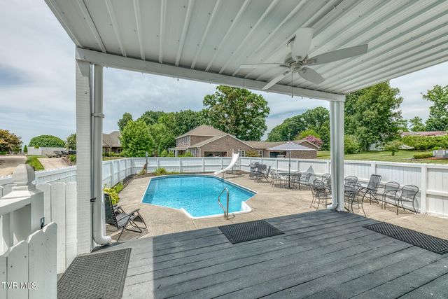 106 Woodbriar Drive, Johnson City, TN 37604