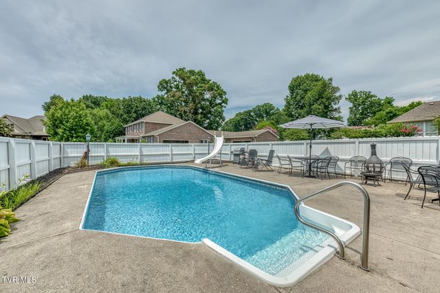 106 Woodbriar Drive, Johnson City, TN 37604
