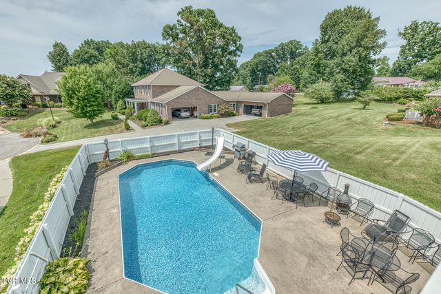 106 Woodbriar Drive, Johnson City, TN 37604