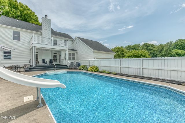 106 Woodbriar Drive, Johnson City, TN 37604