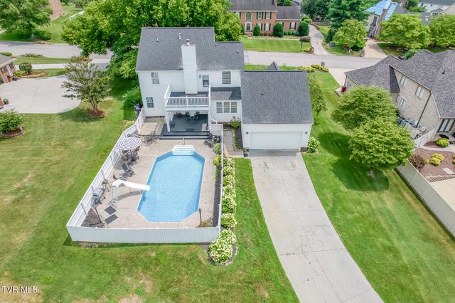 106 Woodbriar Drive, Johnson City, TN 37604