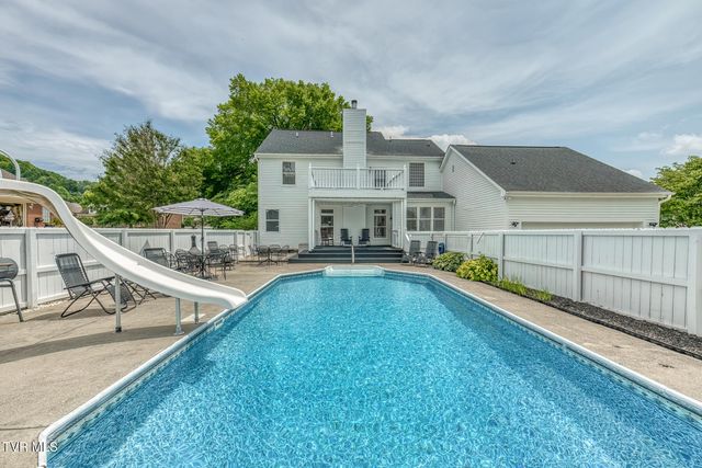 106 Woodbriar Drive, Johnson City, TN 37604