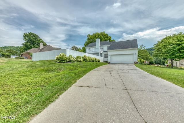 106 Woodbriar Drive, Johnson City, TN 37604