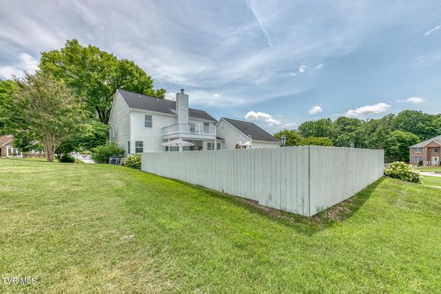 106 Woodbriar Drive, Johnson City, TN 37604