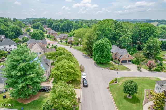 106 Woodbriar Drive, Johnson City, TN 37604