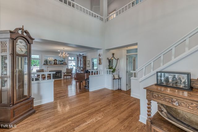 106 Woodbriar Drive, Johnson City, TN 37604