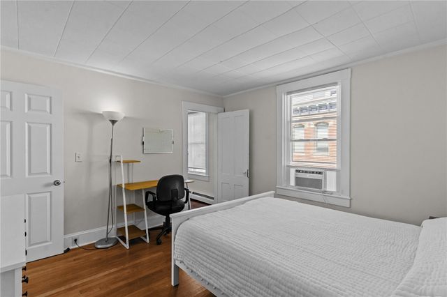 11 Young Street 2, Newport, RI 02840