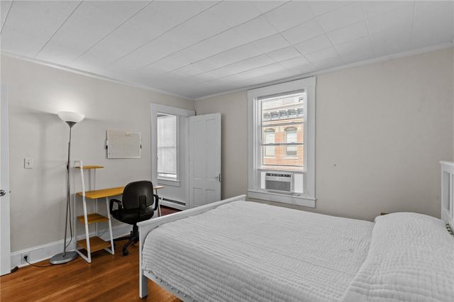 11 Young Street 2, Newport, RI 02840