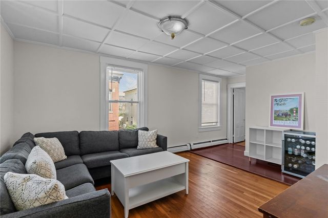 11 Young Street 2, Newport, RI 02840