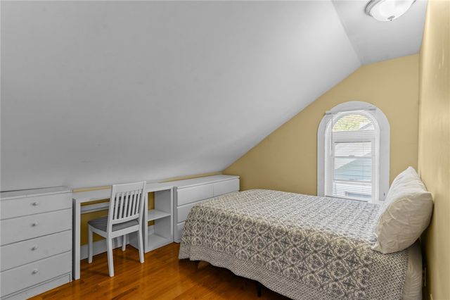 11 Young Street 2, Newport, RI 02840