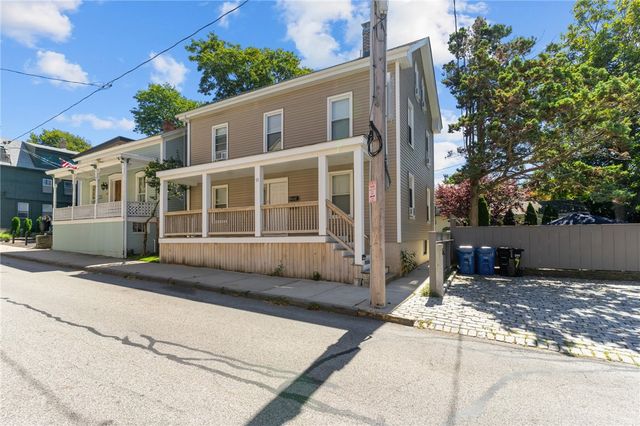 11 Young Street 2, Newport, RI 02840