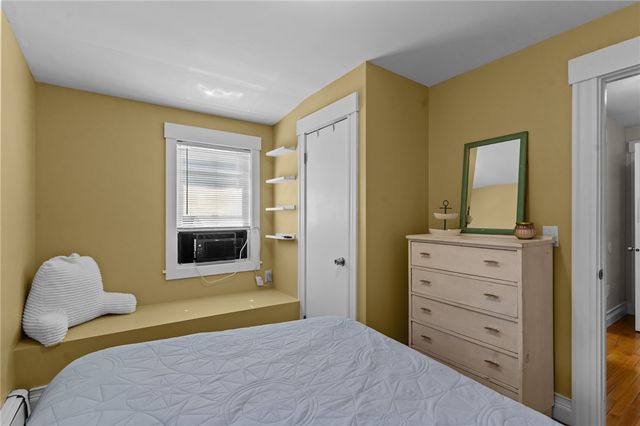 11 Young Street 2, Newport, RI 02840