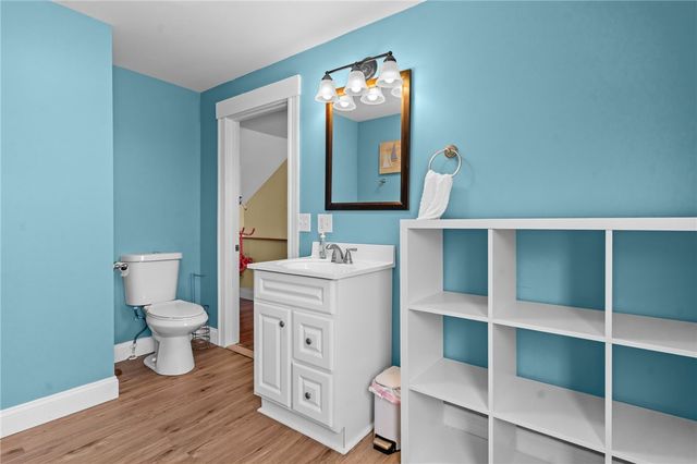11 Young Street 2, Newport, RI 02840