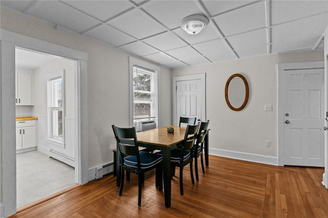 11 Young Street 2, Newport, RI 02840