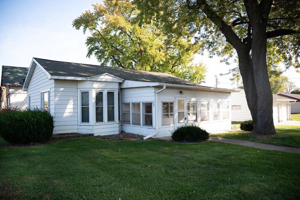 301 N Superior Avenue, Tomah, WI 54660