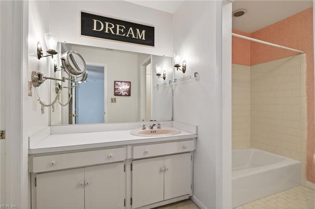 3925 Ocean Cut LN, Virginia Beach, VA 23451