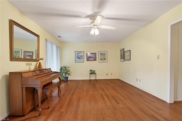 3925 Ocean Cut LN, Virginia Beach, VA 23451