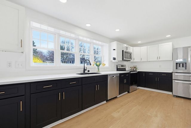 38 Romoli Ave, Attleboro, MA 02703