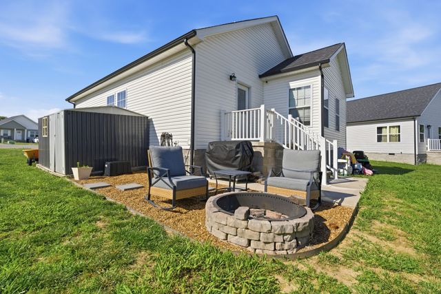 160 Foutch Ct, Smithville, TN 37166