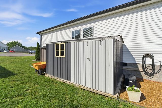 160 Foutch Ct, Smithville, TN 37166