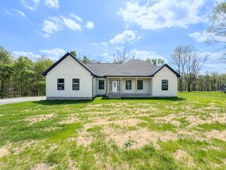 1737 Shiloh Rd, Lafayette, TN 37083