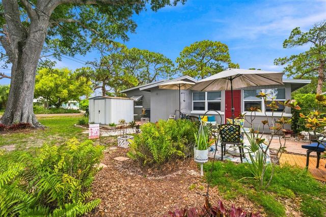 538 82ND AVENUE N, St Petersburg, FL 33702