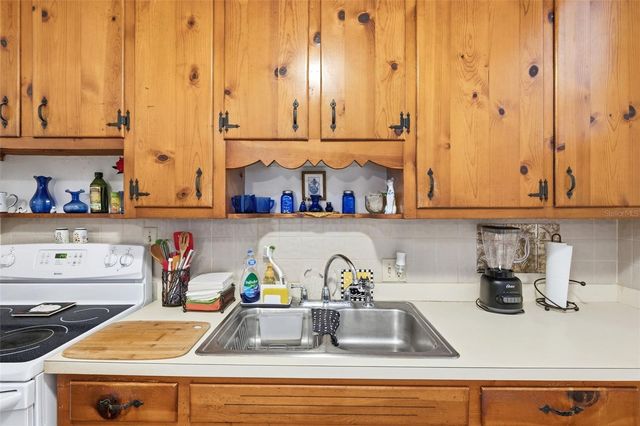 538 82ND AVENUE N, St Petersburg, FL 33702