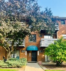 1335 N Winslowe Drive 304, Palatine, IL 60074