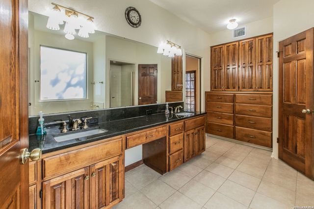1643 Vista Del Monte, San Antonio, TX 78216
