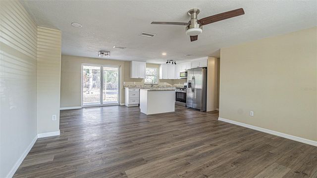 37329 HANNAH LANE, Zephyrhills, FL 33542