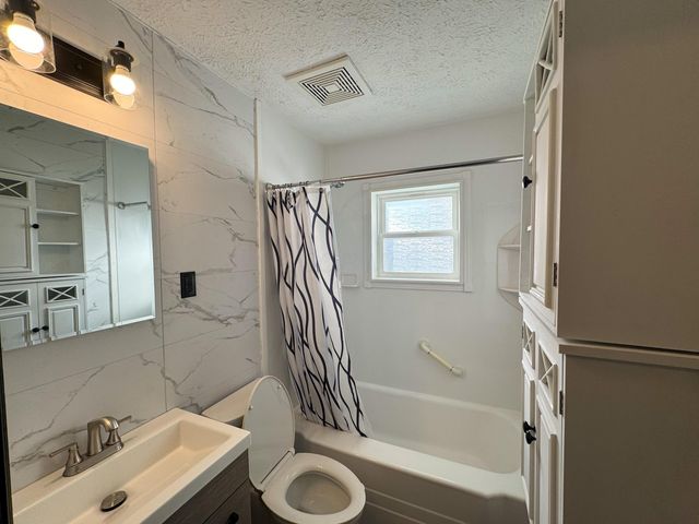 1097 Forest Drive, Columbus, OH 43223